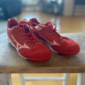Mizuno Kids' Wave Lightrevo Baseball Cleats size 4.5 girls